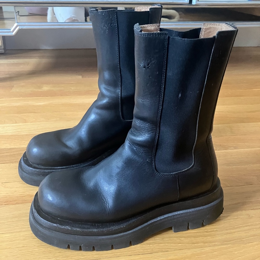 Bottega Veneta Leather black Lug sole Chelsea boots size 7.5 37